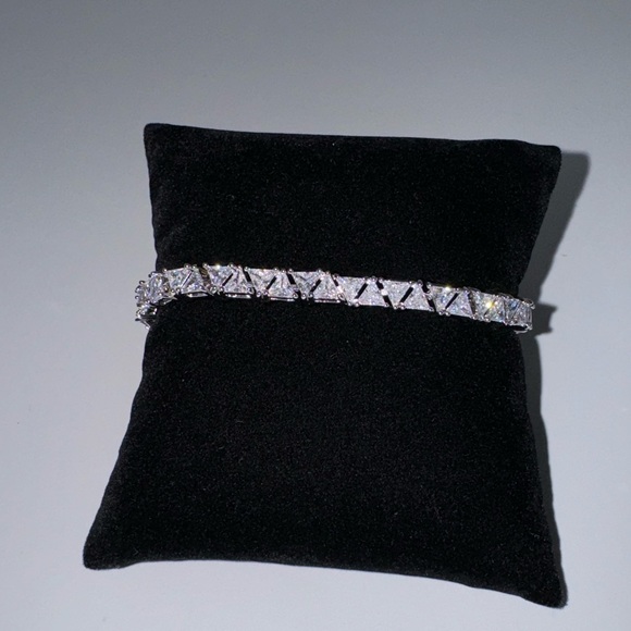 18k 13ct Trillion Tennis Bracelet - Picture 11 of 14